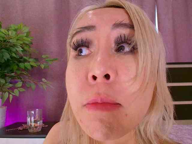 Juliannae Sex Cam Show