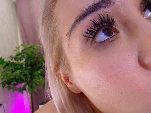 Juliannae Sex Cam Show