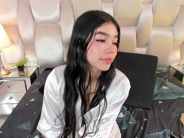 Emma-Houston live cam on BongaCams