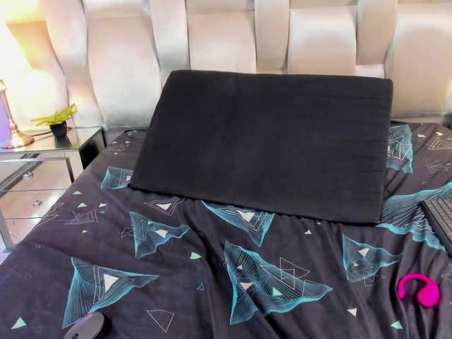 Emma-Houston live cam on BongaCams