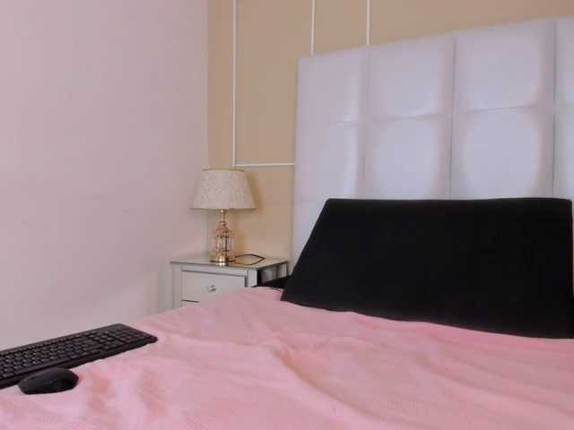 Emma-Houston's BongaCams show and profile