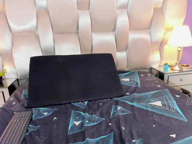 Emma-Houston live cam on BongaCams