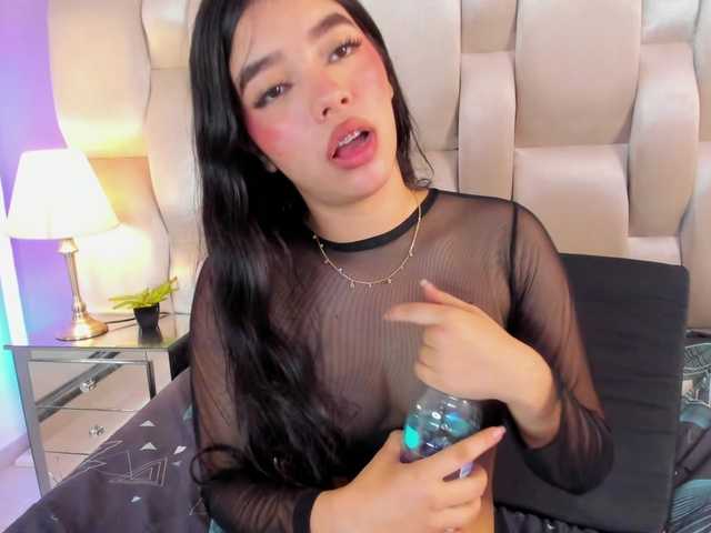 Emma-Houston live cam on BongaCams