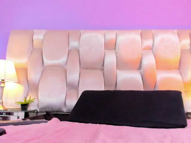 Emma-Houston Live Cam and Statistics on UnifiedCams