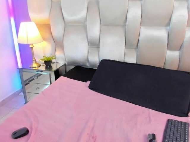 Emma-Houston live cam on BongaCams
