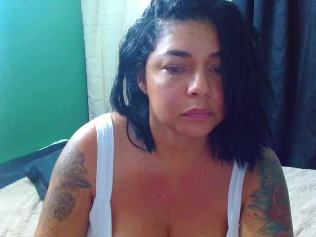 Vivianacruz's BongaCams show and profile