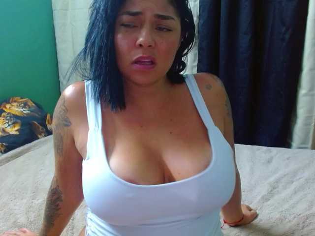 Vivianacruz's BongaCams show and profile