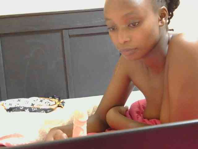 Naughtylittlemissy webcam
