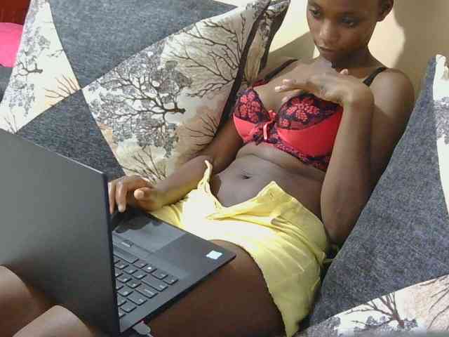 Naughtylittlemissy webcam