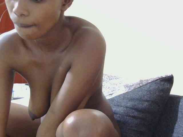 Naughtylittlemissy webcam