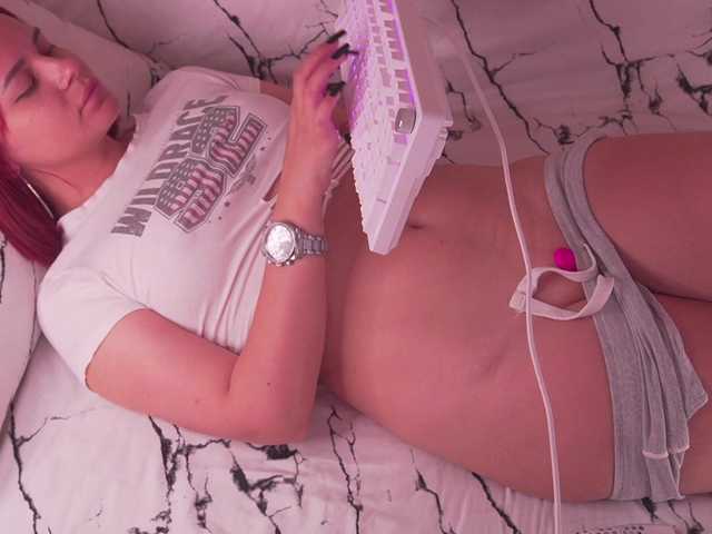 EvilHare live cam on BongaCams