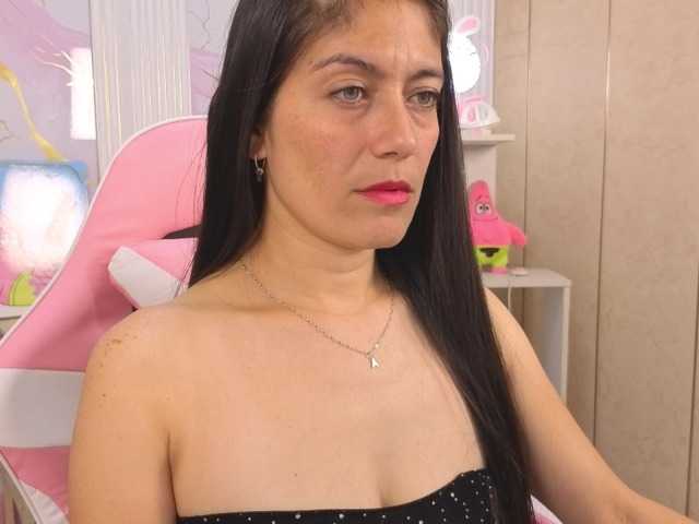 Sara69- live cam on BongaCams