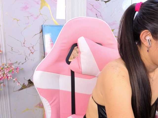 Sara69- live cam on BongaCams