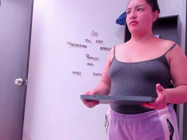 lexxyy24 live cam on BongaCams