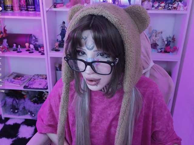 Nanka-bananka live cam on BongaCams