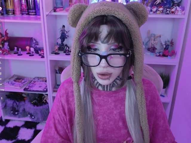 Nanka-bananka live cam on BongaCams