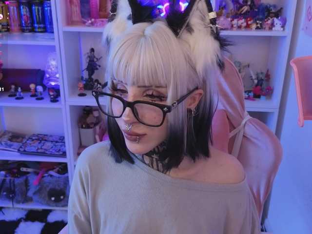 Nana-Brrrrr live webcam show