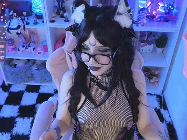 Nana-Brrrrr webcam