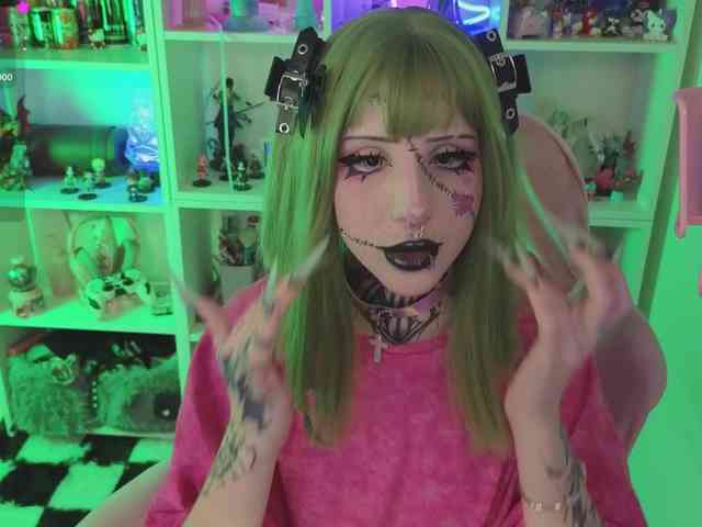 Nana-Brrrrr webcam