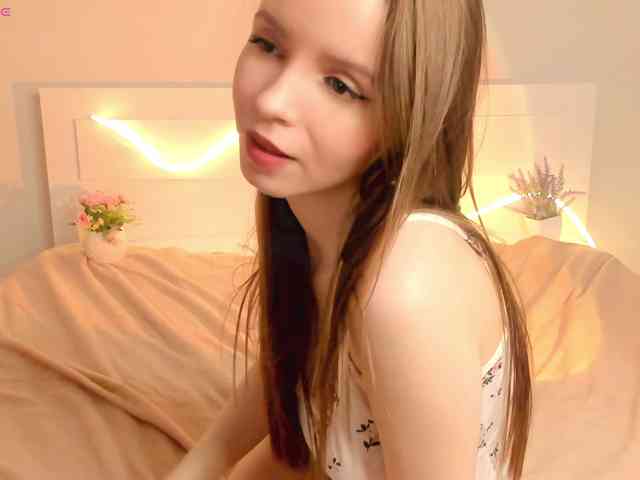 Model ini sedang live sekarang. OnlyMary