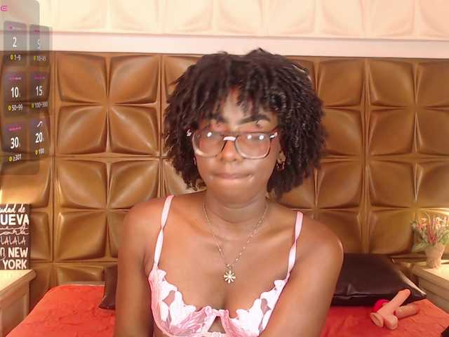 le modèle MelodyBlazze est en webcam porno dans un show sur le site bongacams, il possède les tags suivants: Ebony,Brunette,Shaved