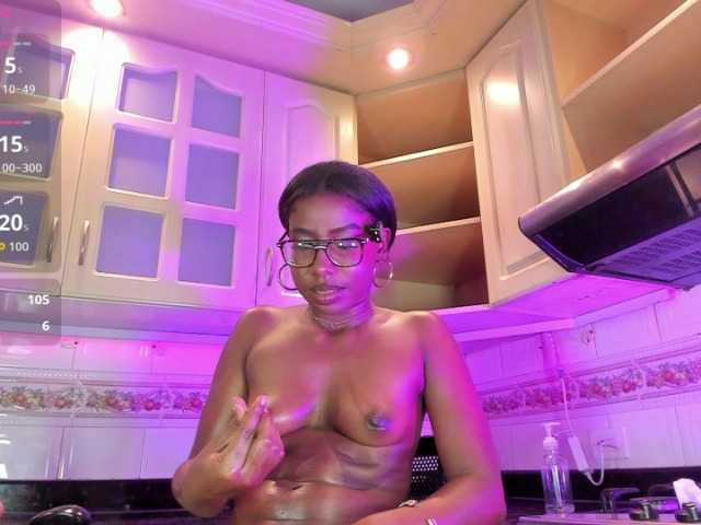 MelodyBlazze live cam on BongaCams