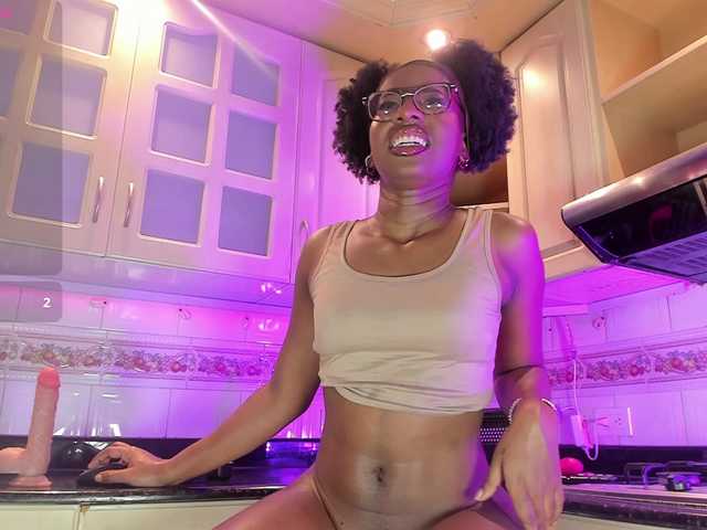 MelodyBlazze, 22 y/o - Live Cam on BongaCams