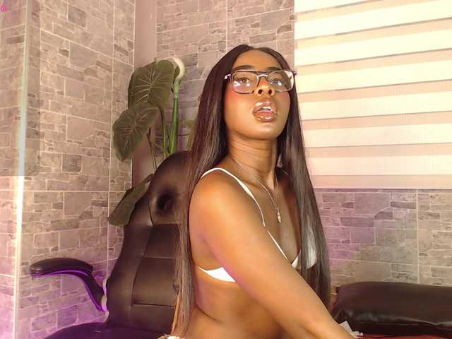 MelodyBlazze live cam on BongaCams