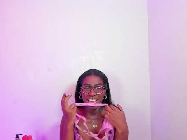 MelodyBlazze live cam on BongaCams