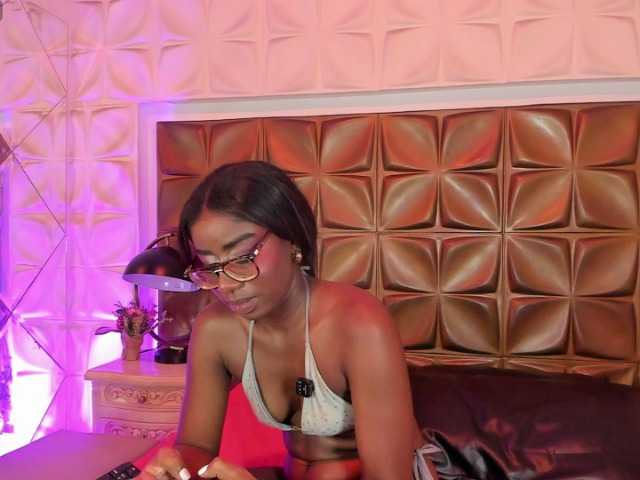 MelodyBlazze live cam on UnifiedCams