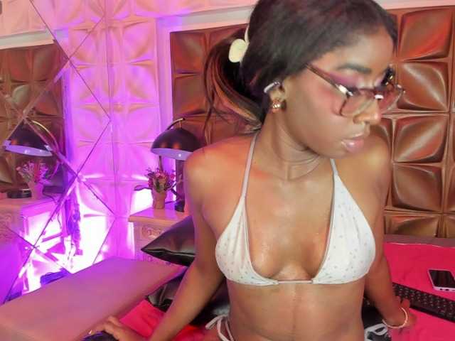 MelodyBlazze live cam on BongaCams