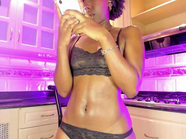 MelodyBlazze live cam on BongaCams