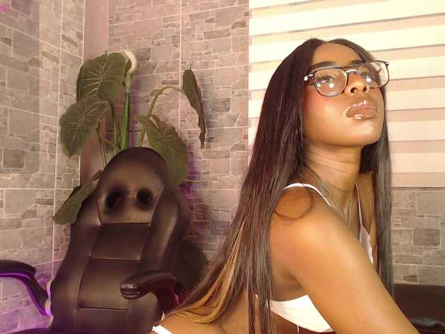 MelodyBlazze live cam on BongaCams