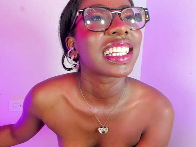 MelodyBlazze live cam on BongaCams