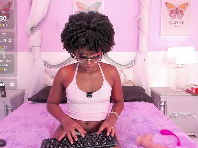 MelodyBlazze live cam on BongaCams
