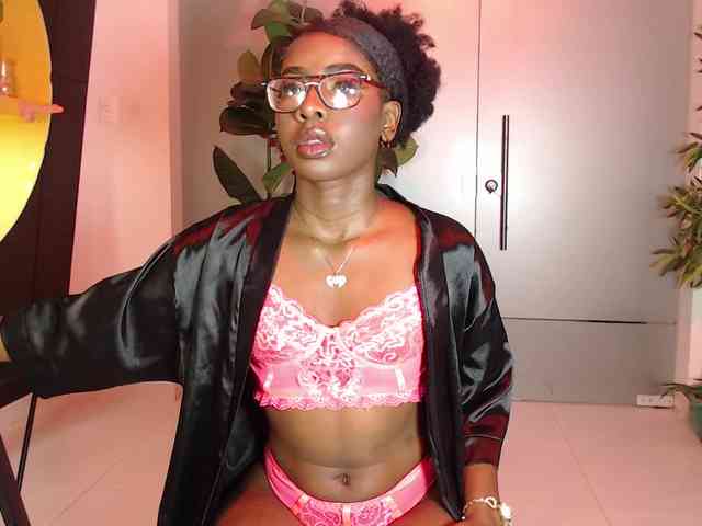 MelodyBlazze Live Webcam on BongaCams