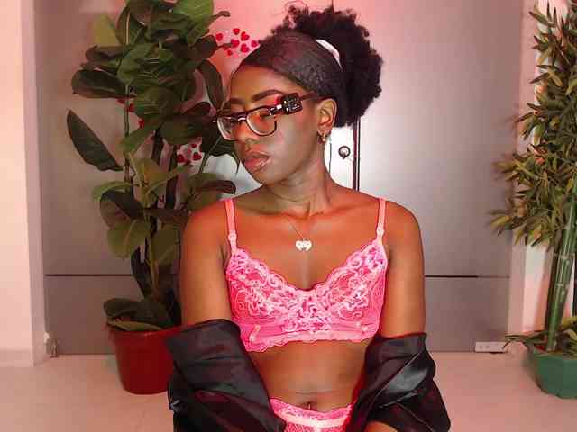 MelodyBlazze Live Webcam on BongaCams