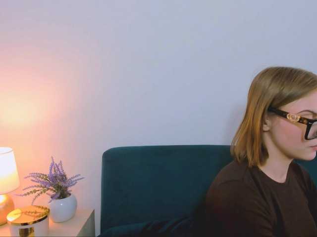 StormiCherry Live Cam and Statistics on UnifiedCams