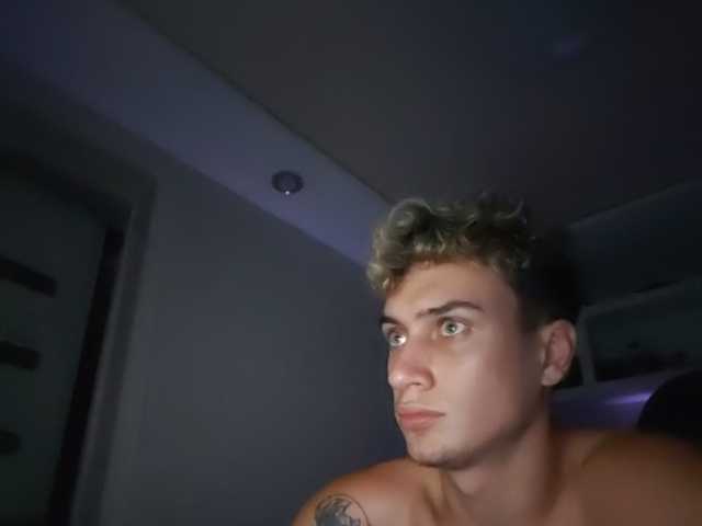 cashfreFun — live male cam