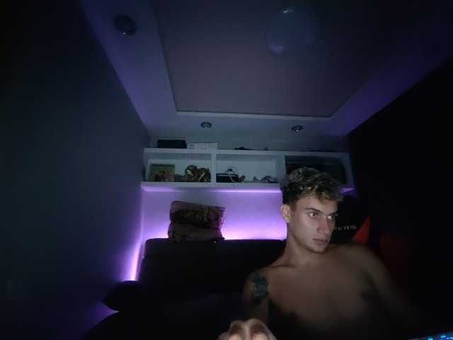 cashfreFun — live male cam