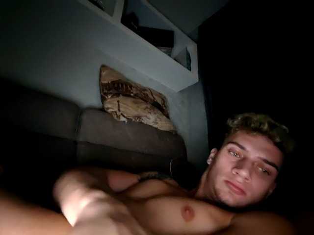 cashfreFun — live male cam