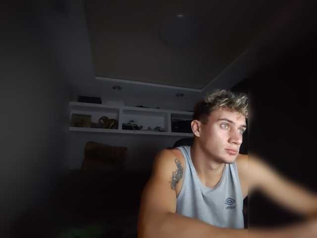 cashfreFun — live male cam