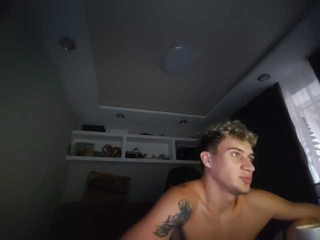 cashfreFun — live male cam