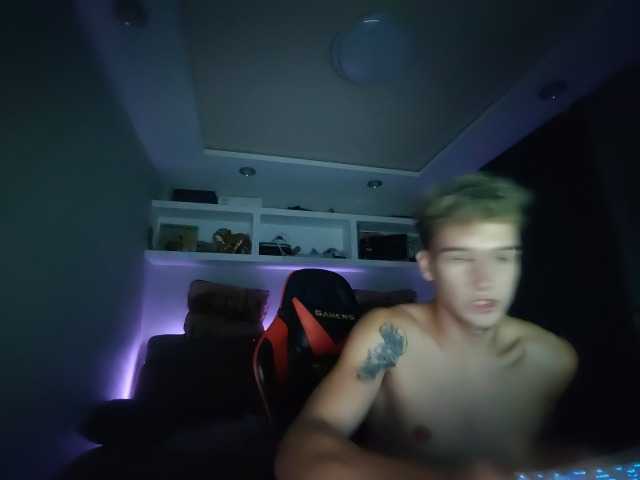 cashfreFun — live male cam