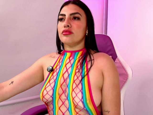 NAOMIAMAZING01 webcam