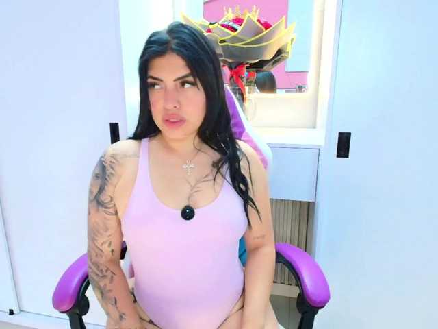NAOMIAMAZING01 live cam on BongaCams