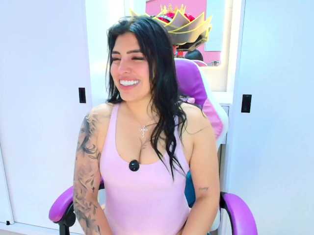 NAOMIAMAZING01 live cam on BongaCams
