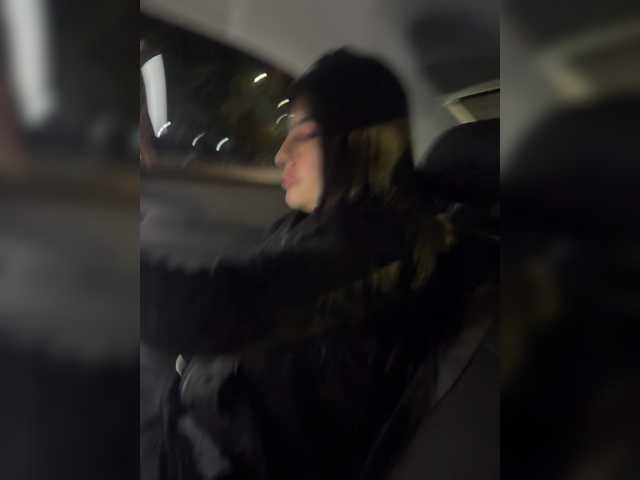 NAOMIAMAZING01 live cam