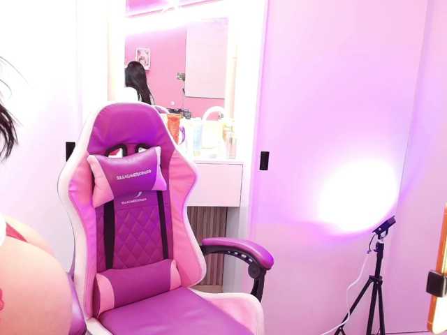 NAOMIAMAZING01 live cam on BongaCams