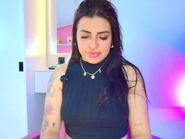 NAOMIAMAZING01 live cam on BongaCams
